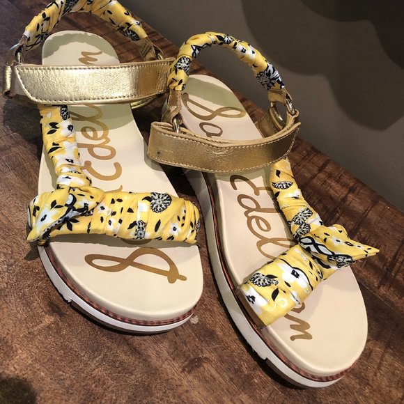 Sam Edelman Ashie Dark Gold/Lemon Zest Wedge Sandals - Picture 1 of 13